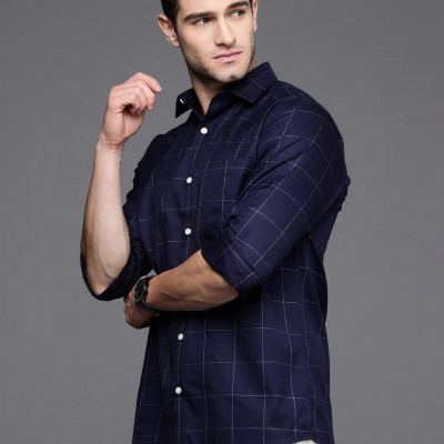 Men Navy Blue & White Fit Checked Pure Cotton Casual Shirt